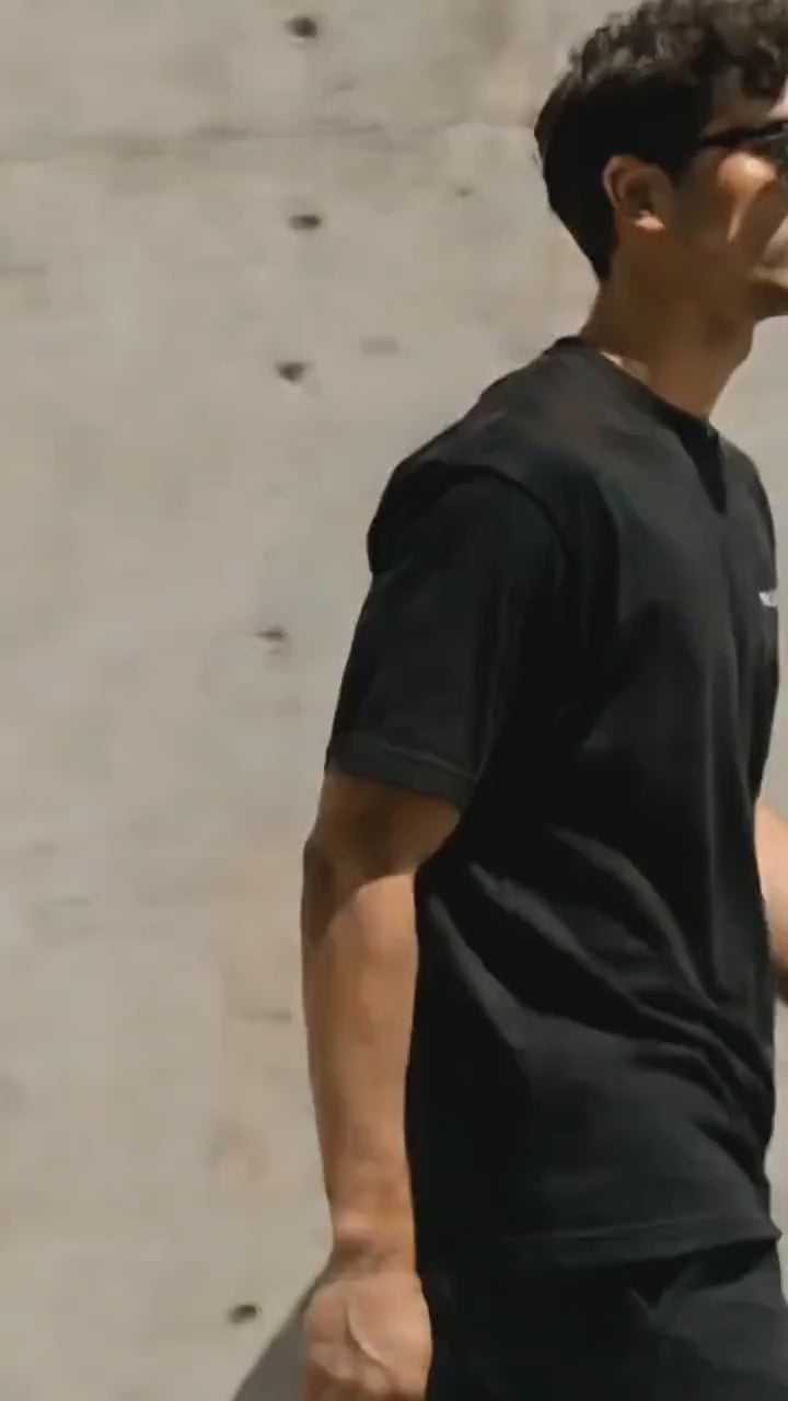 THE ONE Minimalist T-Shirt
